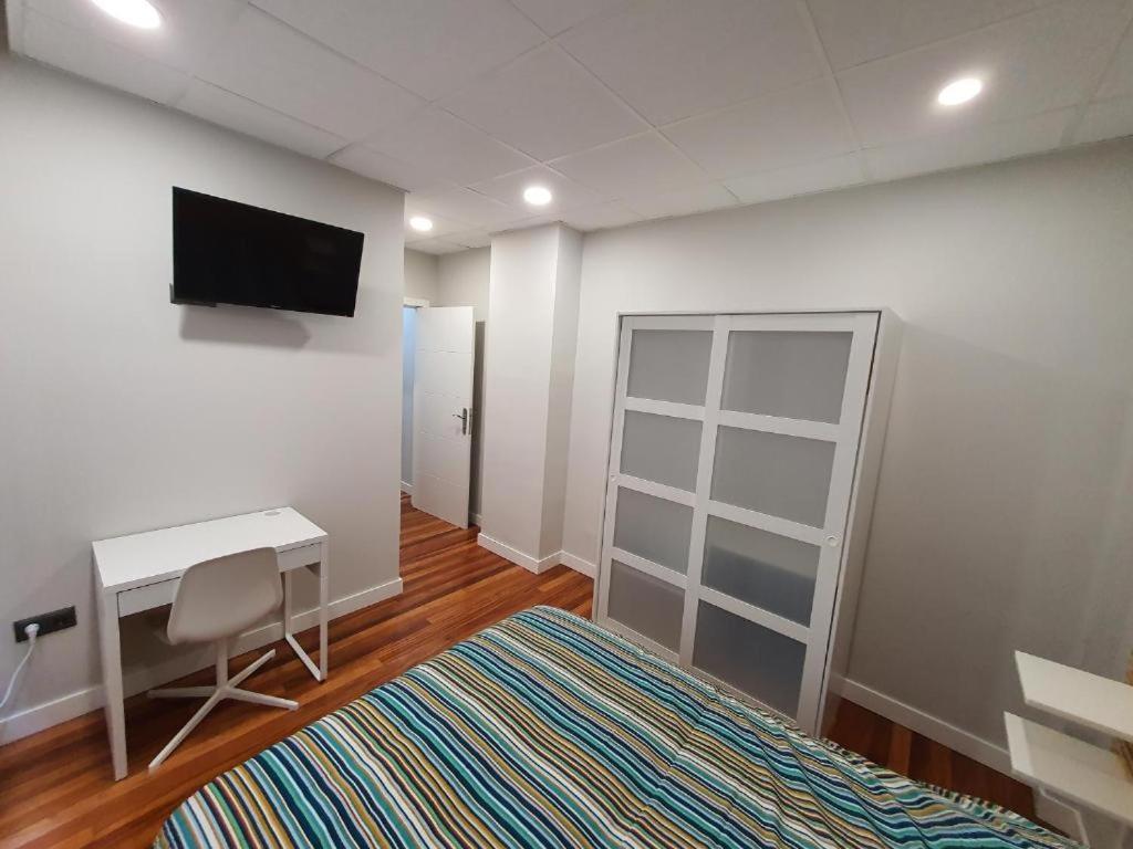 Pension Guggenheim Riverview Hbi01297 Бильбао Экстерьер фото