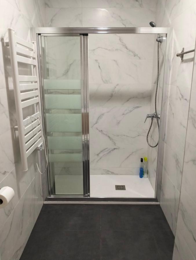 Pension Guggenheim Riverview Hbi01297 Бильбао Экстерьер фото